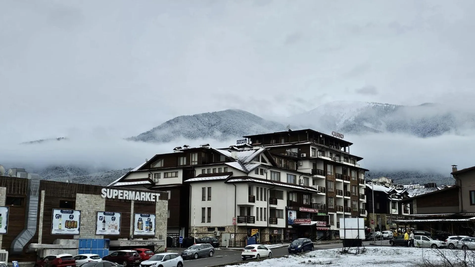 Next To Gondola. Cosy & Elegant 2 Bedroom Apartment In Neon Complex Bansko