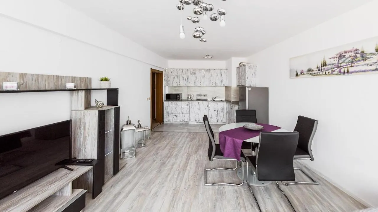 Next To Gondola. Cosy & Elegant 2 Bedroom Apartment In Neon Complex Bansko