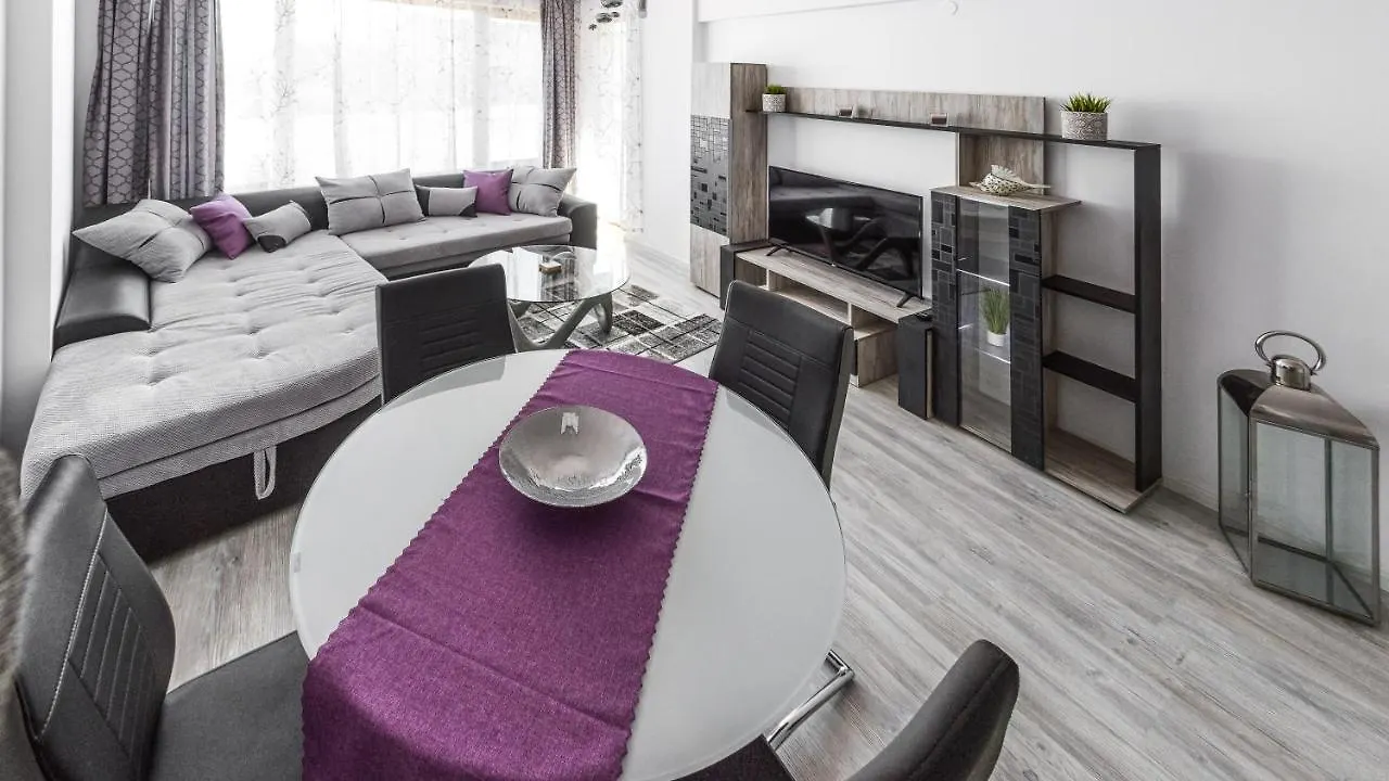 Next To Gondola. Cosy & Elegant 2 Bedroom Apartment In Neon Complex Bansko