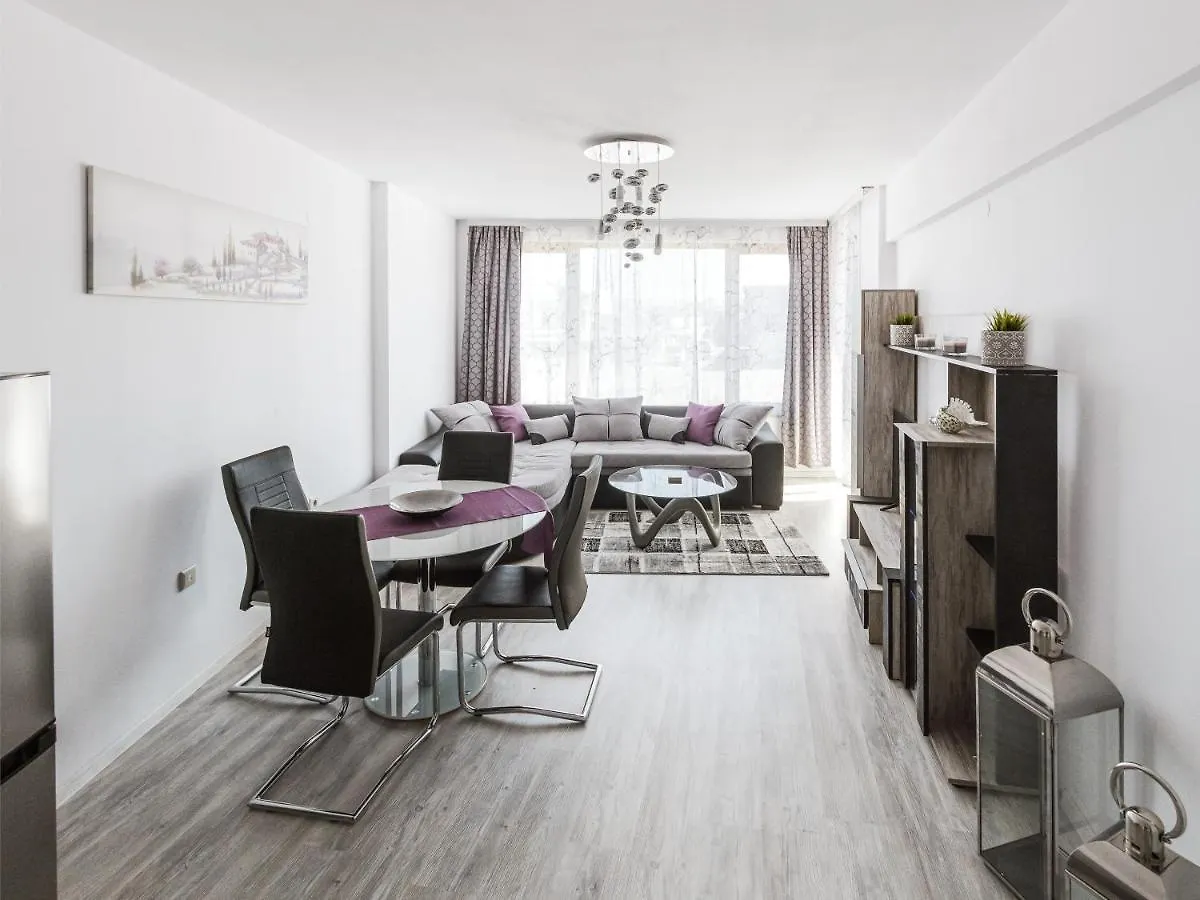 Next To Gondola. Cosy & Elegant 2 Bedroom Apartment In Neon Complex Bansko